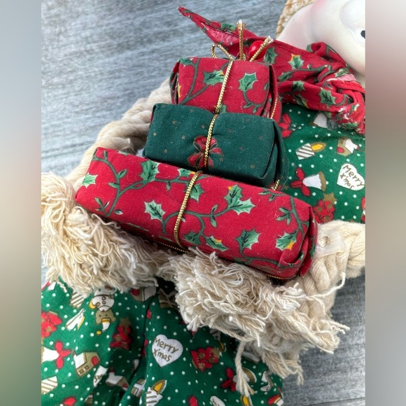 House Of Loyd TLTOYS 1993 Flossie Rabbit Christmas Holiday Doll Presents 541736 - Picture 4 of 15